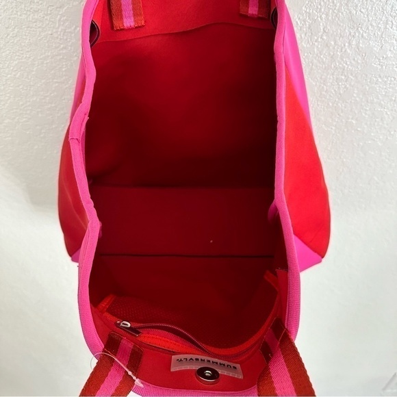 NEW SUMMERSALT Neoprene Beach Tote in Pink/Red - Picture 10 of 10